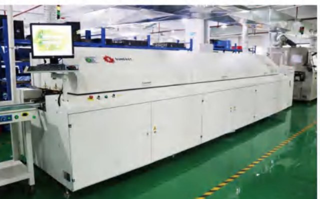 Reflow soldering oven on Youlai's SMT line